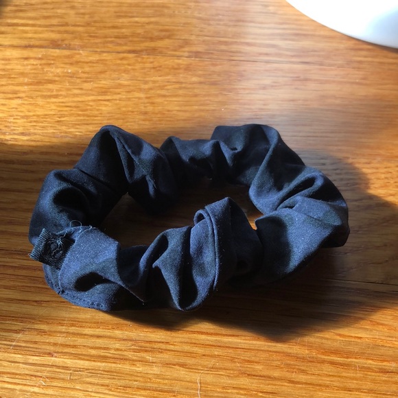 LULULEMON scrunchie - Picture 1 of 3